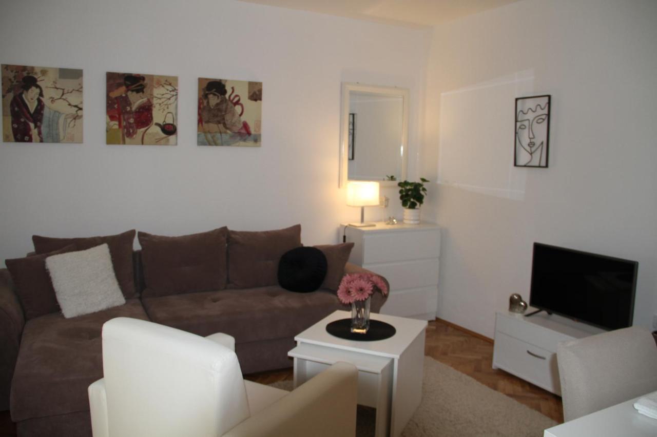 Apartment Sophie ノヴィ・サド エクステリア 写真